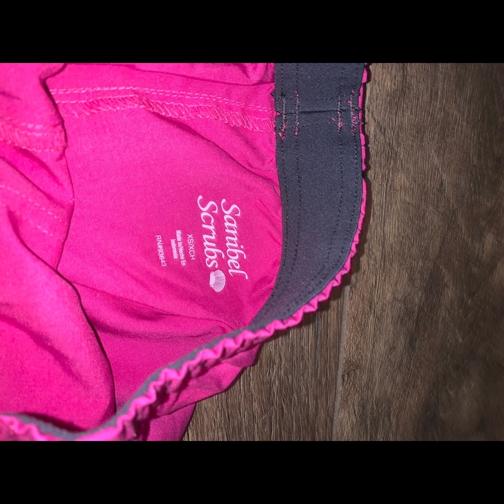 Pink scrub set - Picture 3 of 3